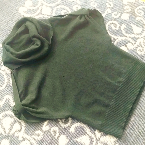 MERCER & MADISON LAMBS' WOOL SWEATER - Picture 3 of 6